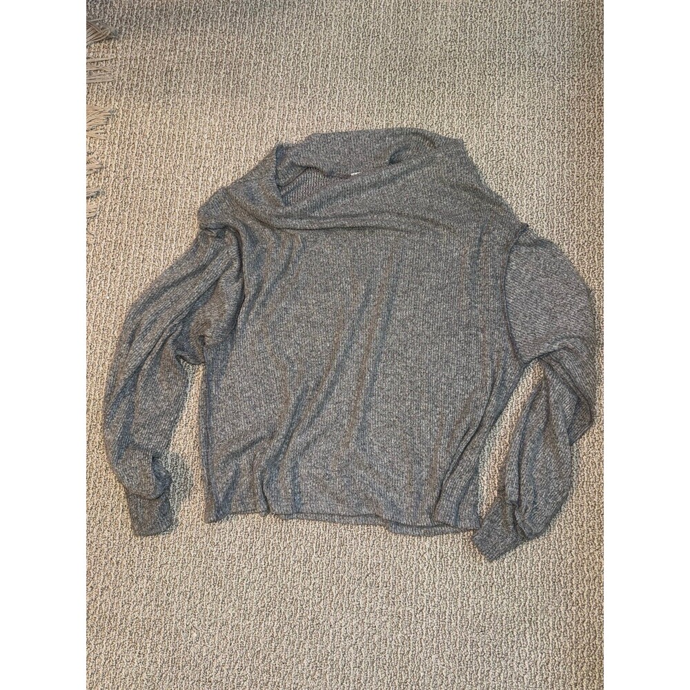 Grey knit blouse small